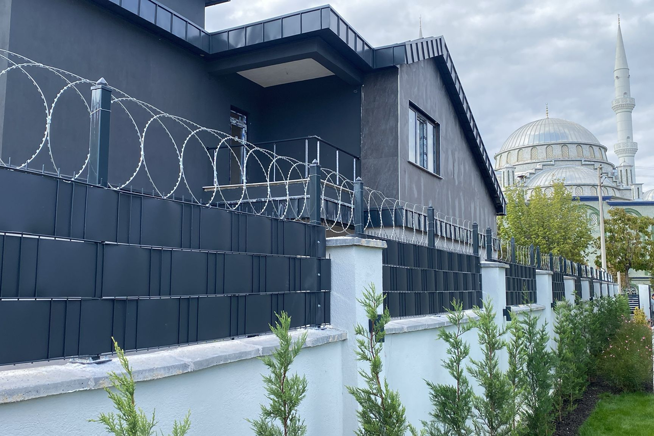 Brandalı Double Panel Çit Sistemleri