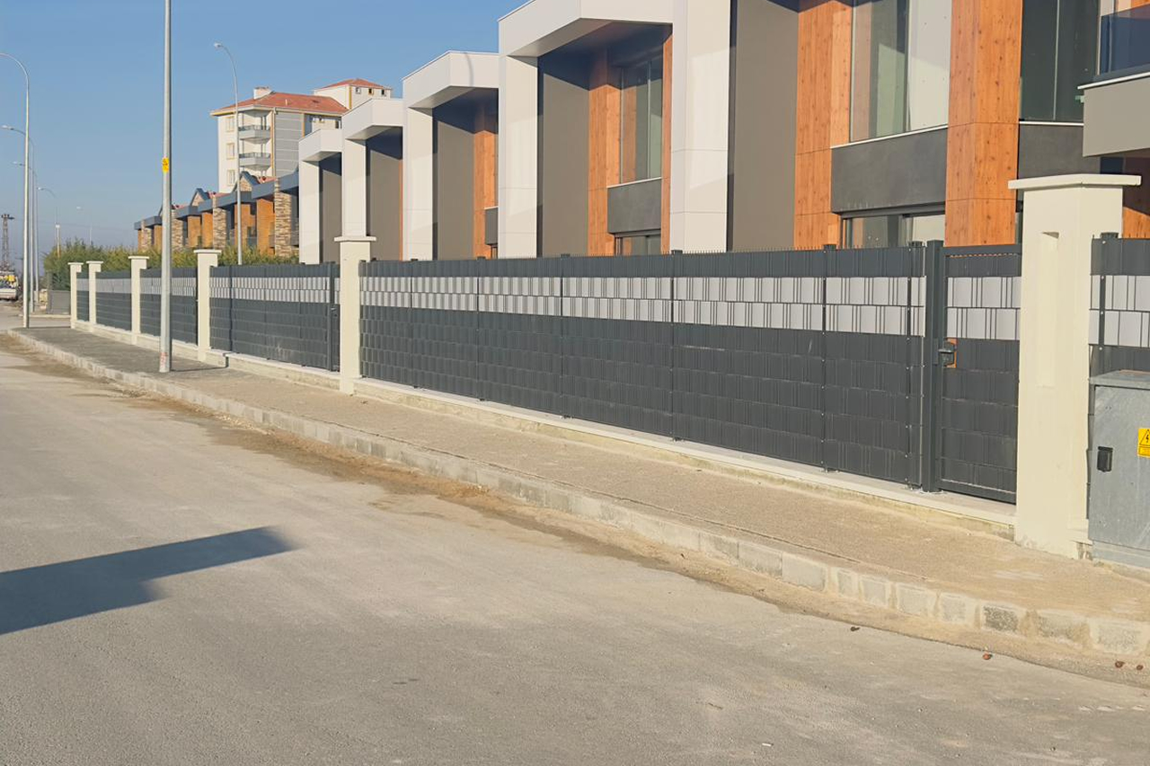 Brandalı Double Panel Çit Sistemleri