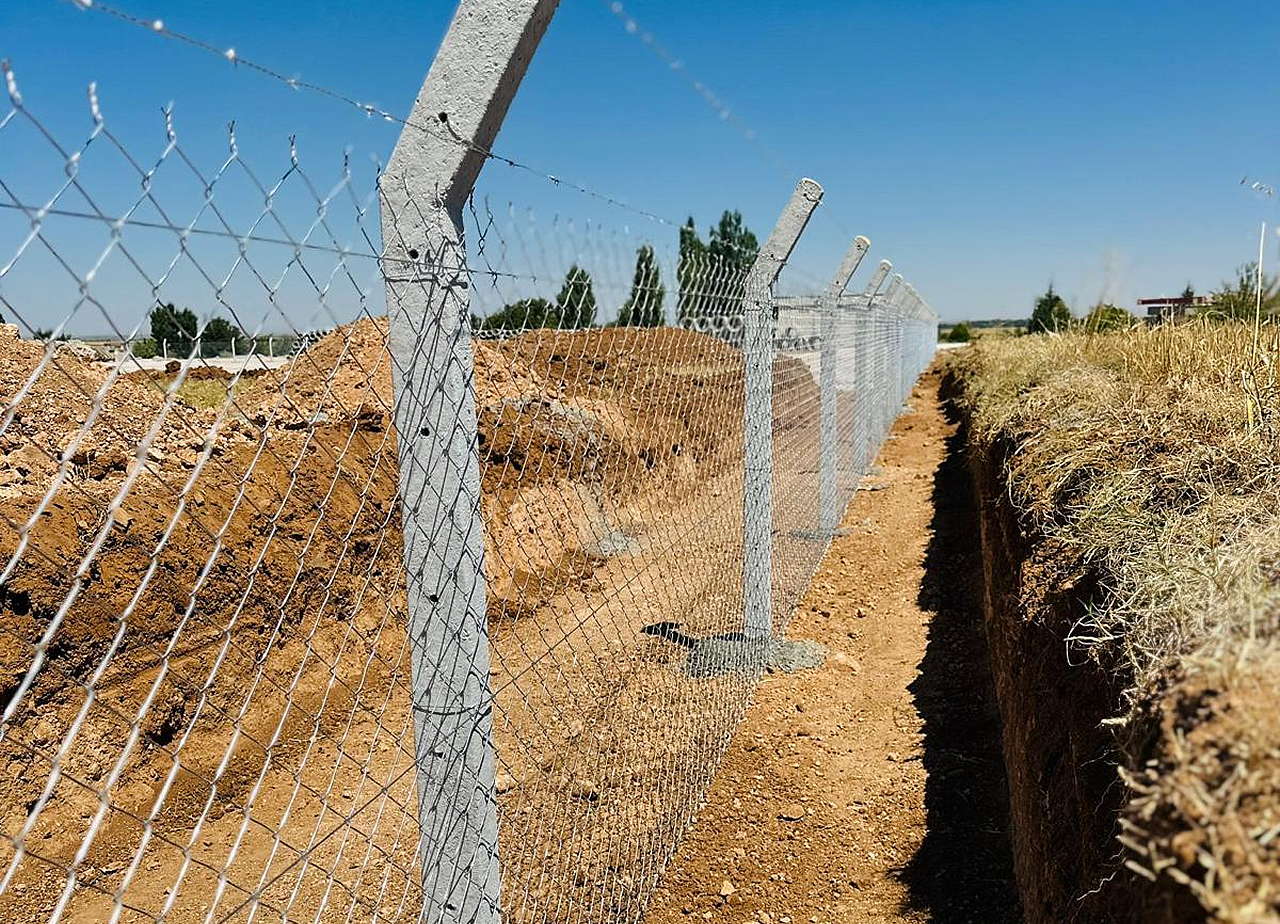 Single Renkli Panel Çit